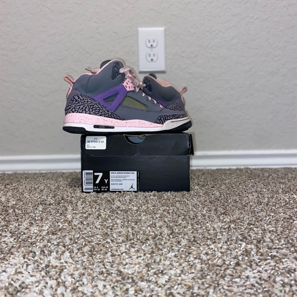 Girls Jordan spizikes